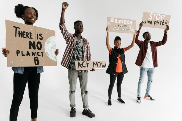 Découvrez les cours de guitare à lyon pour tous niveaux et styles