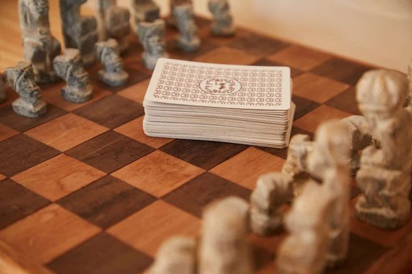 Quels jeux de cartes éducatifs peuvent aider à comprendre les principes de base de la physique?